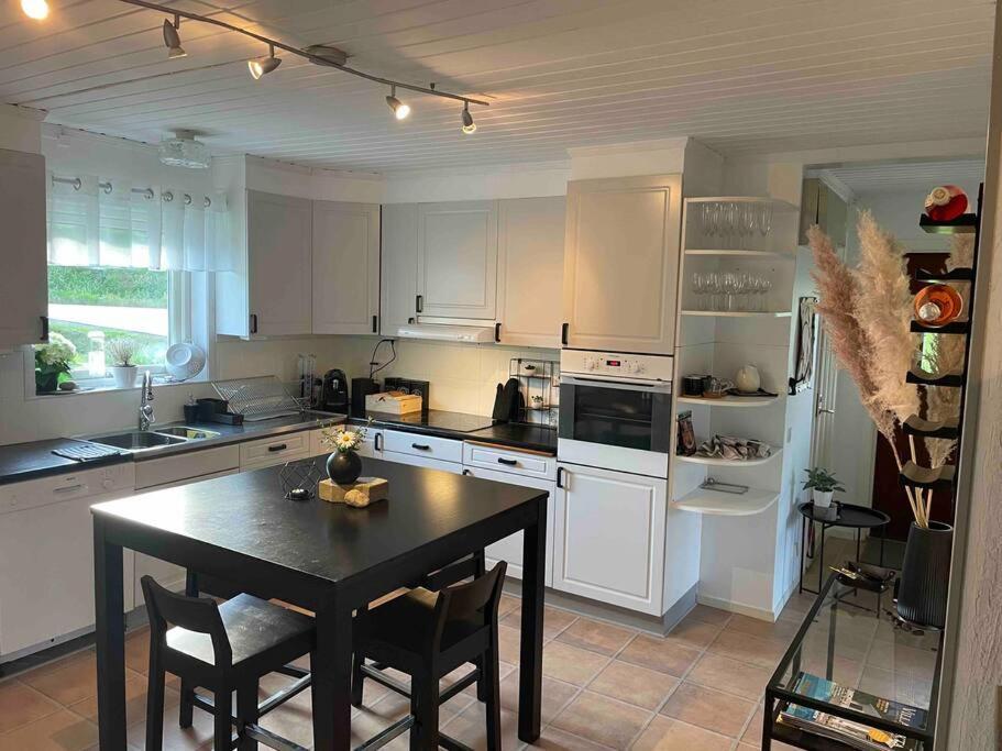 Harmonisk Villa Soderhamn Bagian luar foto