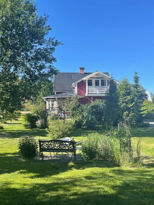 Harmonisk Villa Soderhamn Bagian luar foto